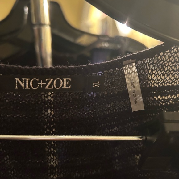 Nic and Zoe - Picture 2 of 5